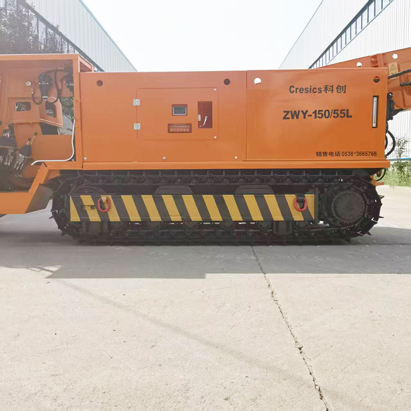 جرافة متوسطة الحجم لحفر الأتربة