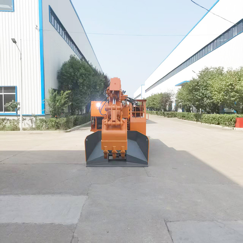 Petite chargeuse déblayeuse sur chenilles