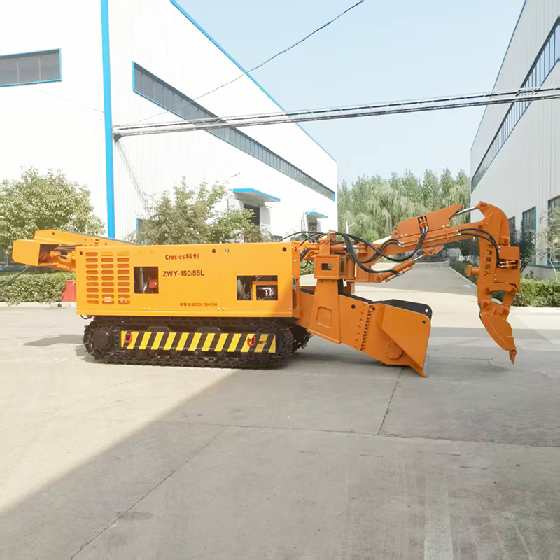 جرافة متوسطة الحجم لحفر الأتربة