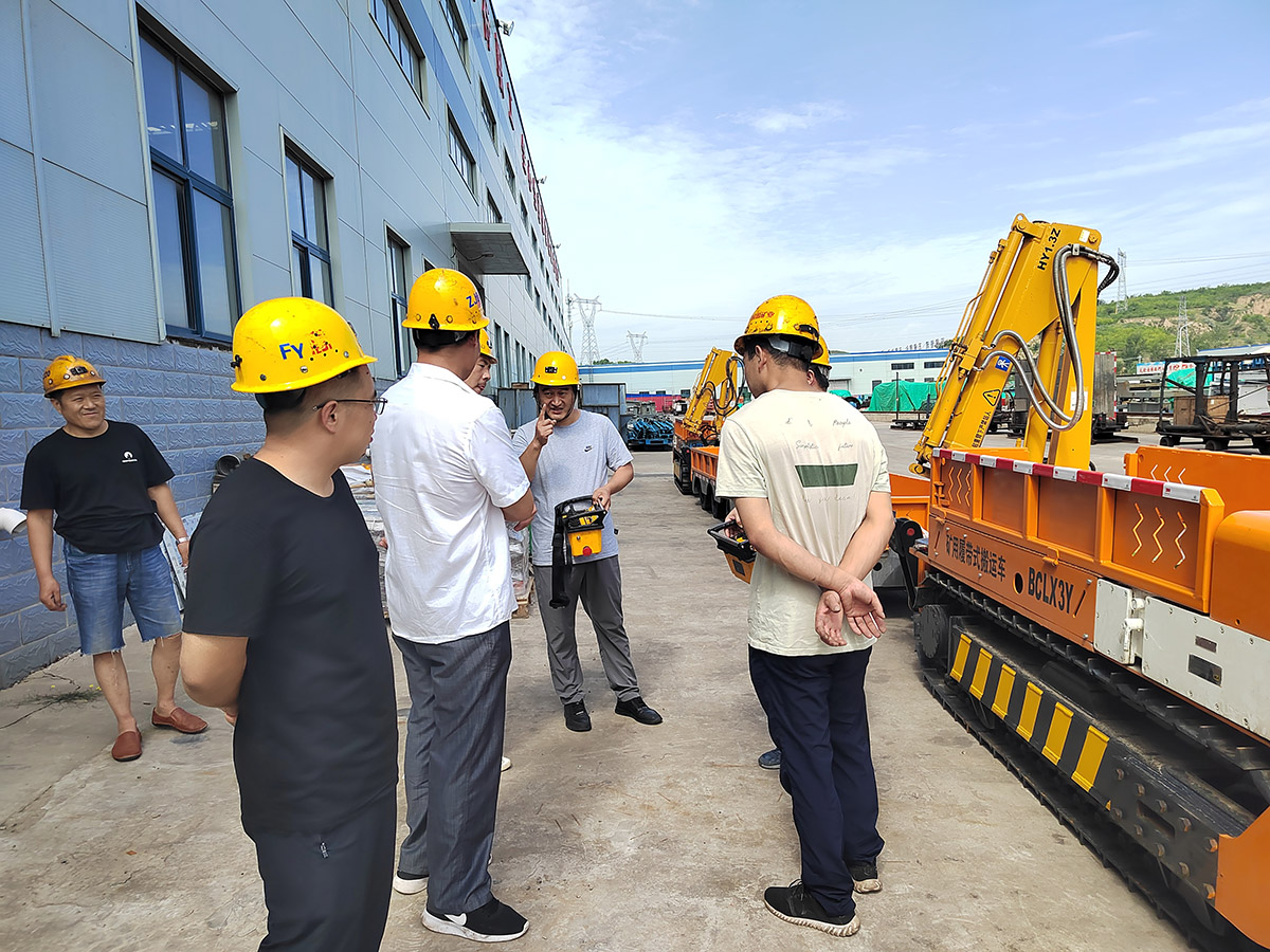 Transportador de tapete subterrâneo