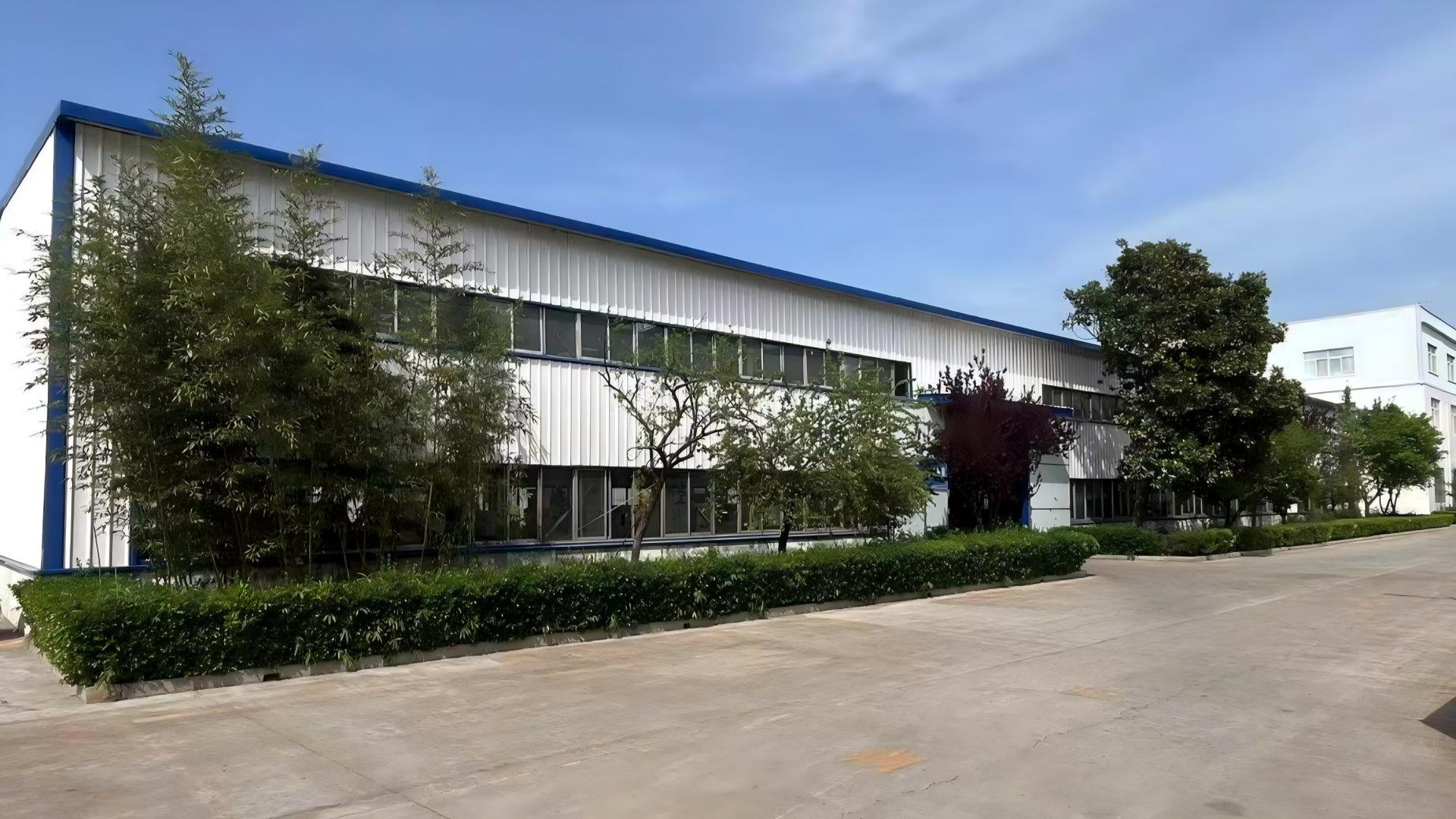 Погрузчик для разгрузки горных пород на угольной шахте Погрузчик для разгрузки горных пород на угольной шахте